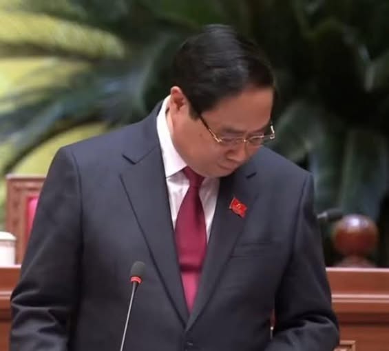 Khoảnh khắc Thủ tướng Phạm Minh Chính xúc động khi đứng trên bục phát biểu tại kỳ Đại hội Đảng cuối cùng