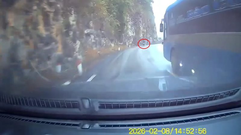 Thương t:âm trên quốc lộ 6 đoạn Mai Châu, Hoà Bình hôm nay: Bác tài nói câu ko thấy tình người