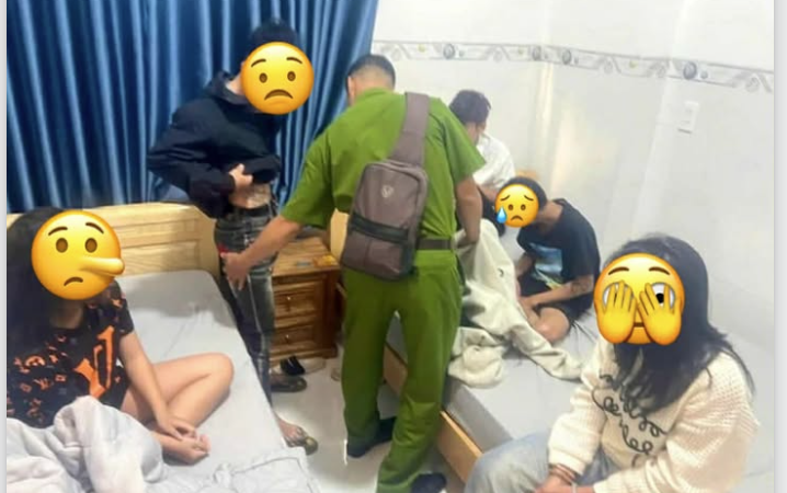 ❗️ Chào mẹ con đi: Công an bất ngờ kiểm tra hành chính 1 nhà nghỉ trên địa bàn thì phát hiện 3 thanh niên cùng 2 cka’u ga’j sn 2k12 và 2k13 vừa từ a đến á xong. Thôi bye bye 3 cka’u zai nhé 🥲👇