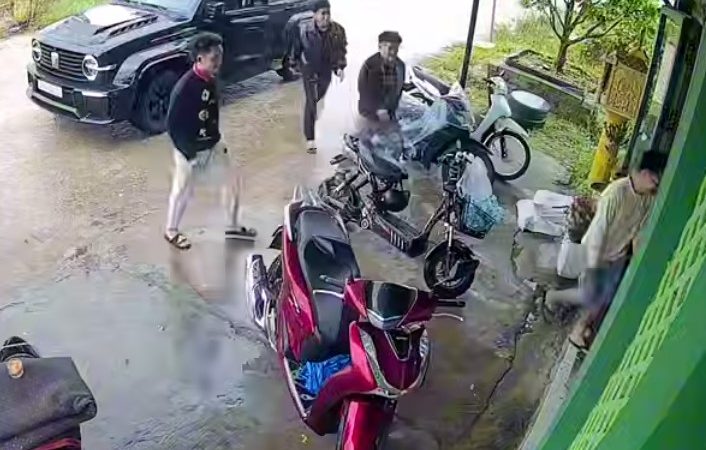 NÓNG!! Vụ BĂ’T CO’C ngay giữa ban NGày!!! Cả nhà đứng đơ ra không ai PHẢN KHA’NG Đáng TRách”  🤡🤡🤡