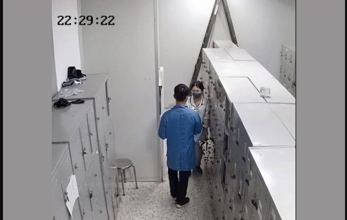 ❗️Ck c0n ở nhà đâu biết vk tănq ca vất vả thế này 😇 Gì cũng vừa phải thôi, 💋 nhau đổ hết tủ để đồ của mọi người còn đâu 🫣👇